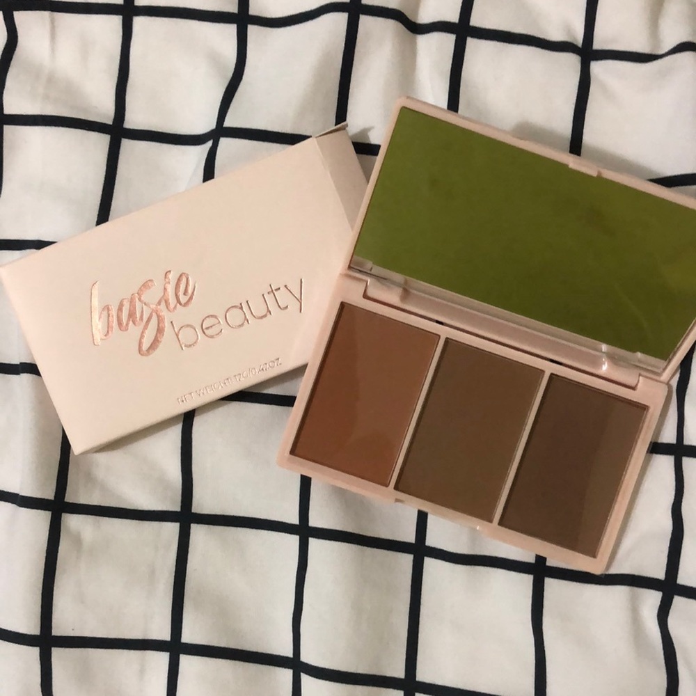 Basic Beauty Bronzy AF Bronzer palette